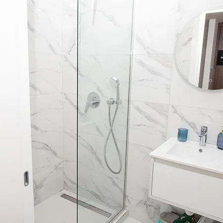 Elegant Downtown With Private Parking Apartment