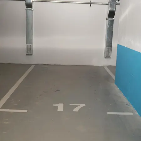 Appartamento Elegant Downtown With Private Parking